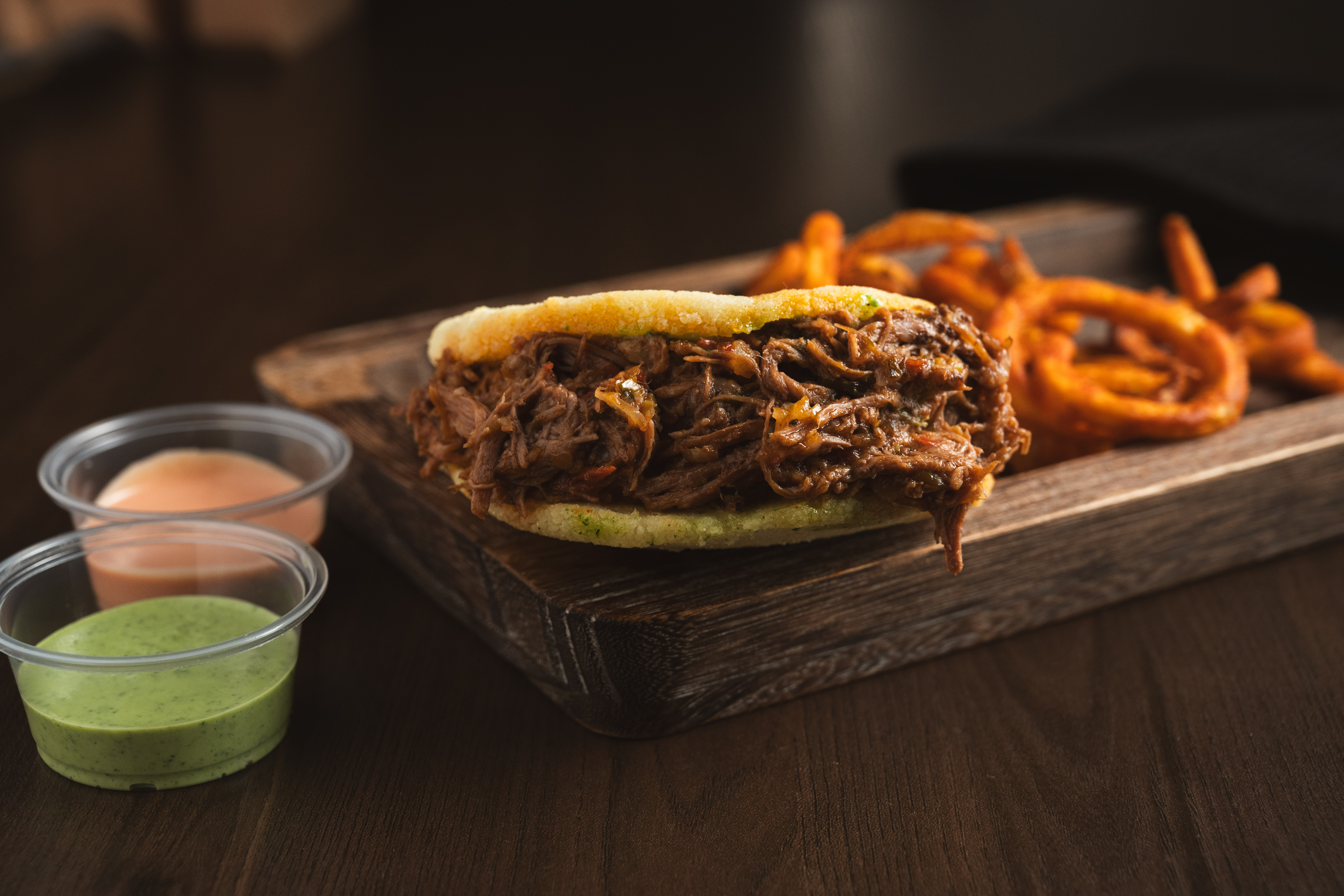 Stuffed beef arepa / Arepa rellena de carne